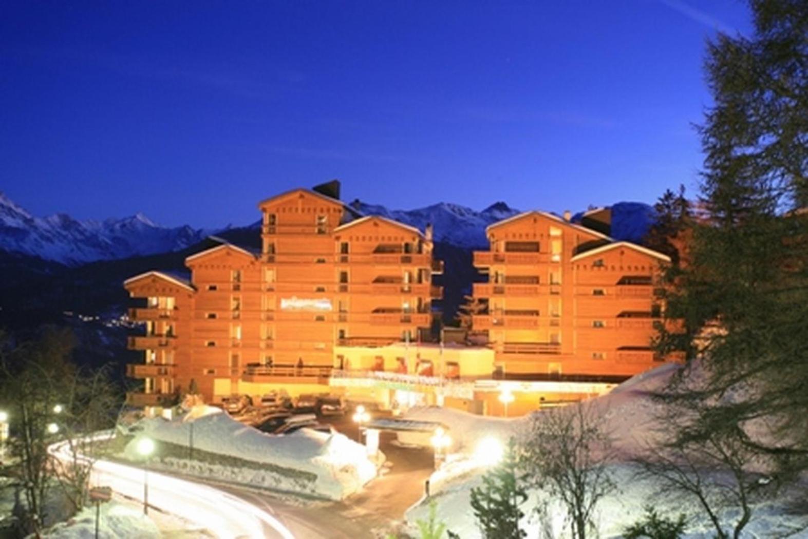 Aparthotel Helvetia Crans-Montana Exterior photo