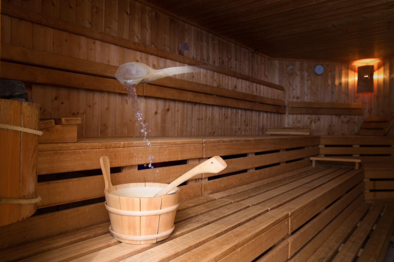 Aparthotel Helvetia Crans-Montana Exterior photo