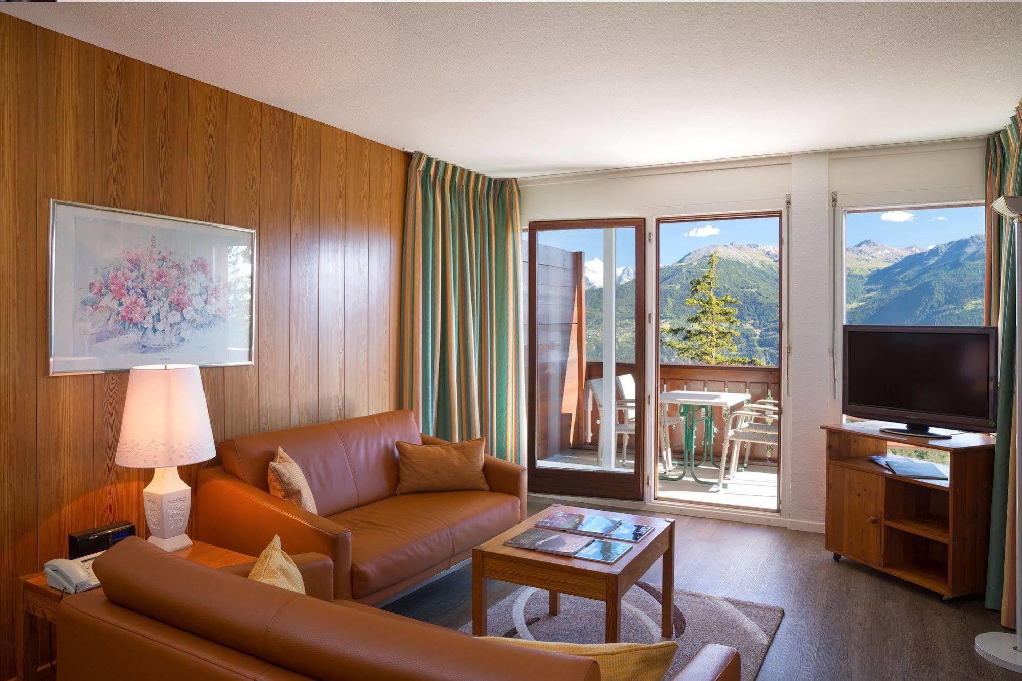Aparthotel Helvetia Crans-Montana Exterior photo