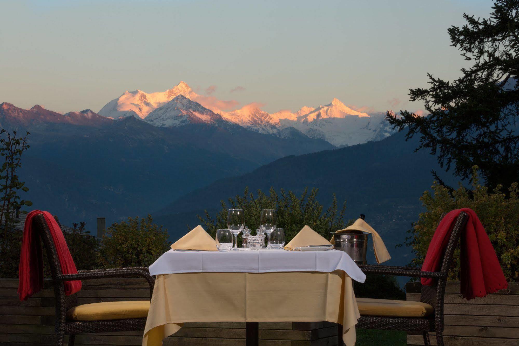 Aparthotel Helvetia Crans-Montana Exterior photo
