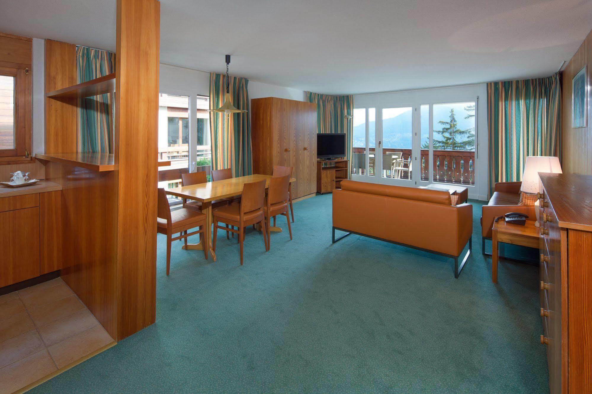 Aparthotel Helvetia Crans-Montana Exterior photo