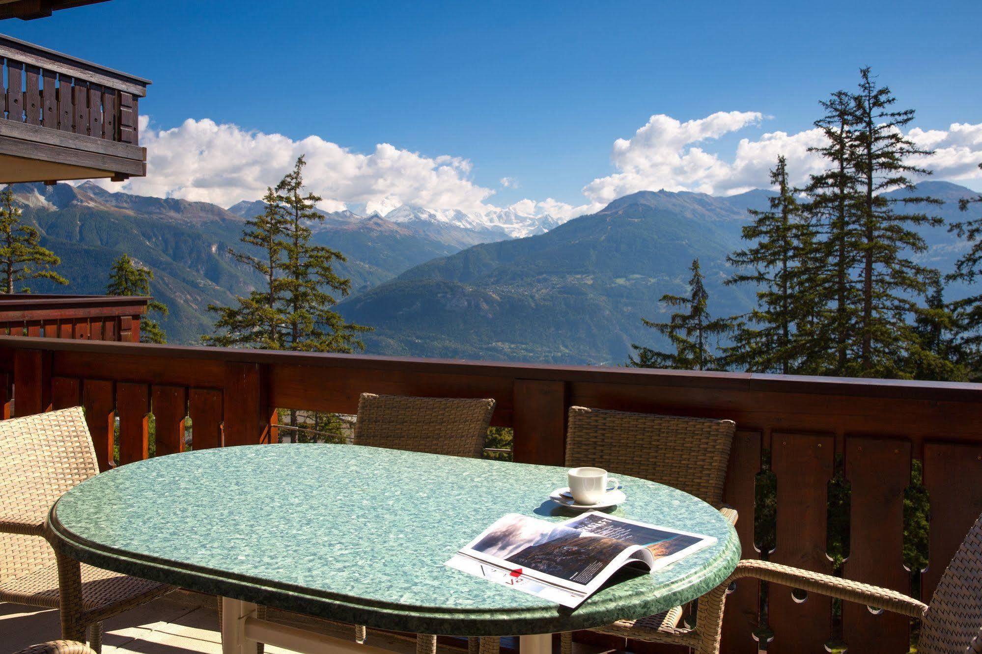 Aparthotel Helvetia Crans-Montana Exterior photo
